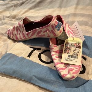 New Toms, white and pink 8.5